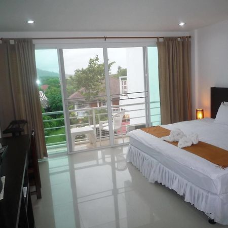 Baan Oui Phuket Guest House Nai Harn Екстер'єр фото