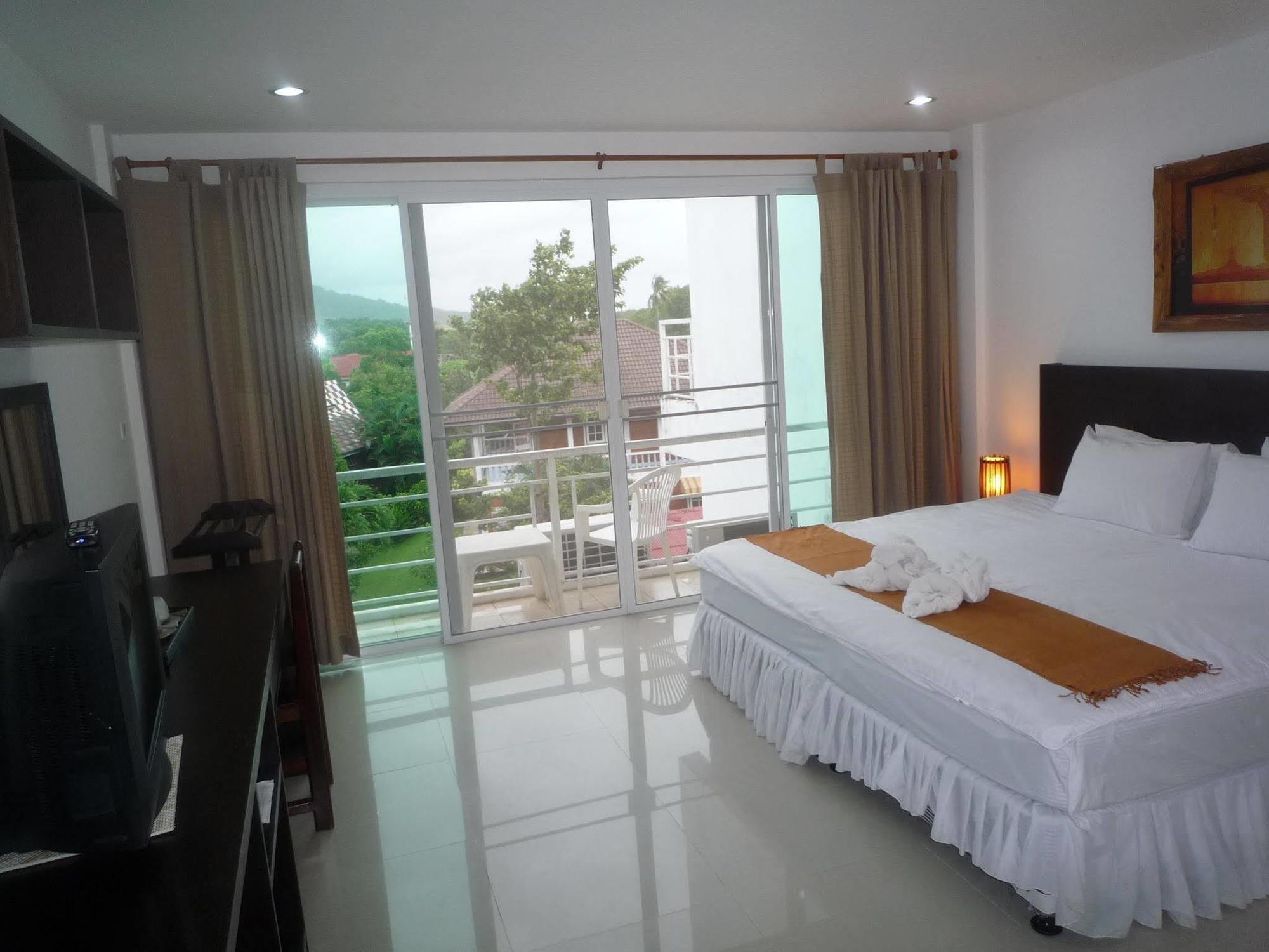 Baan Oui Phuket Guest House Nai Harn Екстер'єр фото